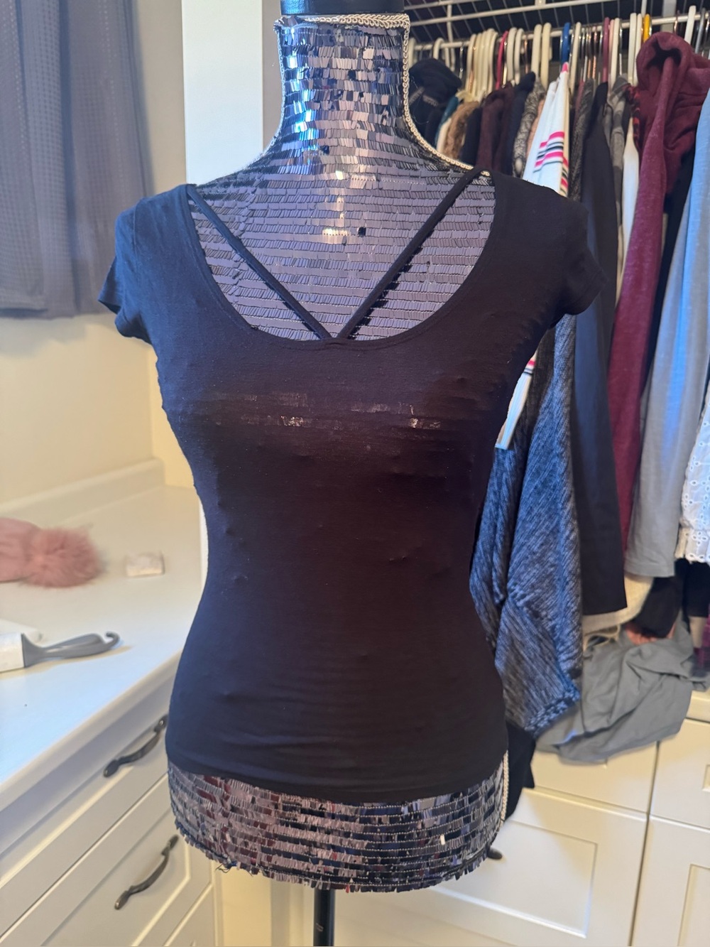 garage Women's Black V-Neck Short Sleeve Tee xs